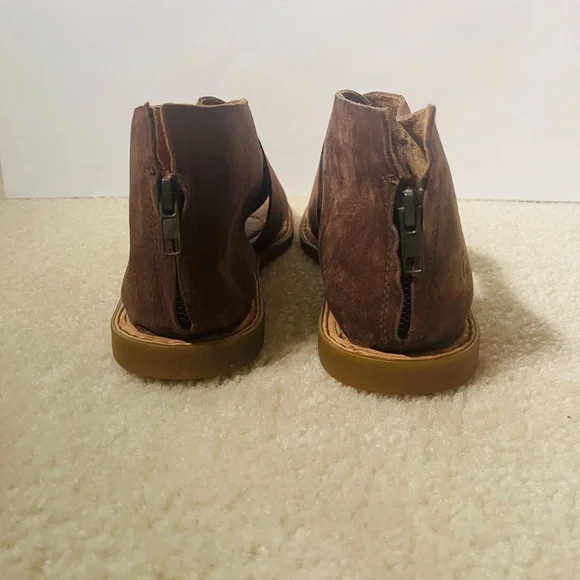 Women’s Born IWA Bronze Sandals Size 9 - Picture 3 of 6